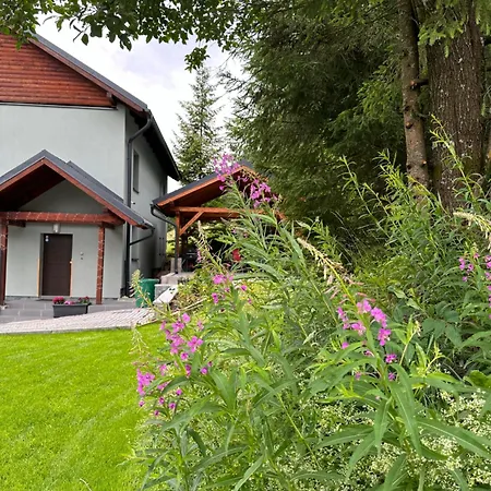 Pod Smrečkami S Krbom A Krásnym Prostredím Ždiar