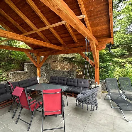 Pod Smrečkami S Krbom A Krásnym Prostredím * Ždiar