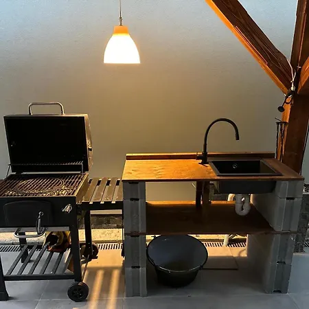 Pod Smrečkami S Krbom A Krásnym Prostredím Ždiar