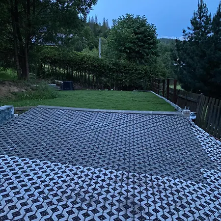 Pod Smreckami S Krbom A Krasnym Prostredim *